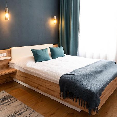 Urban Six Apartments Făgăraş Eksteriør bilde