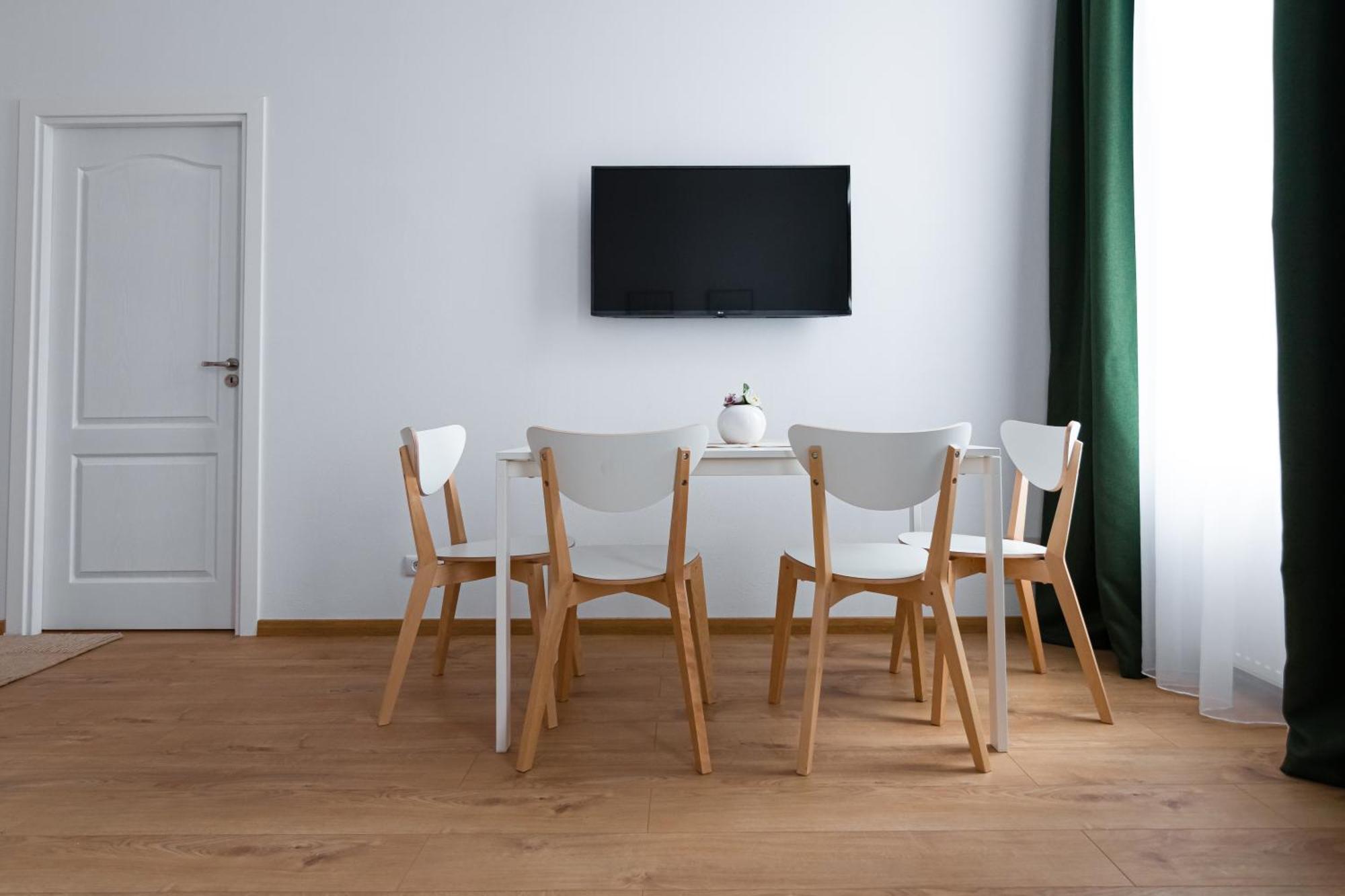 Urban Six Apartments Făgăraş Eksteriør bilde