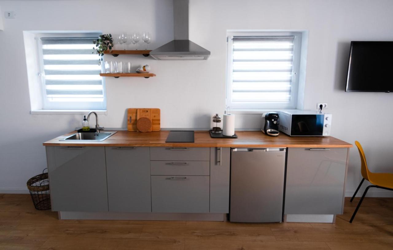 Urban Six Apartments Făgăraş Eksteriør bilde