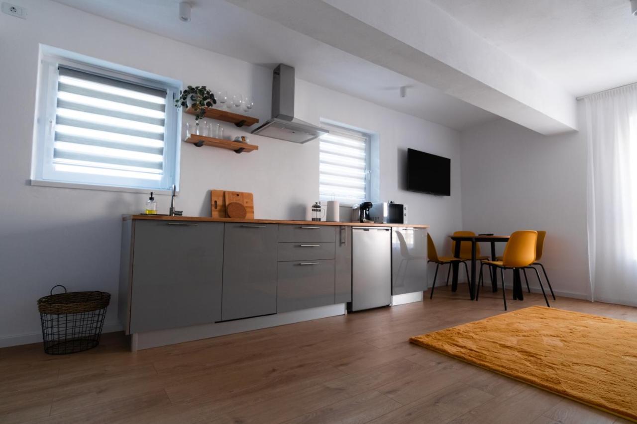 Urban Six Apartments Făgăraş Eksteriør bilde
