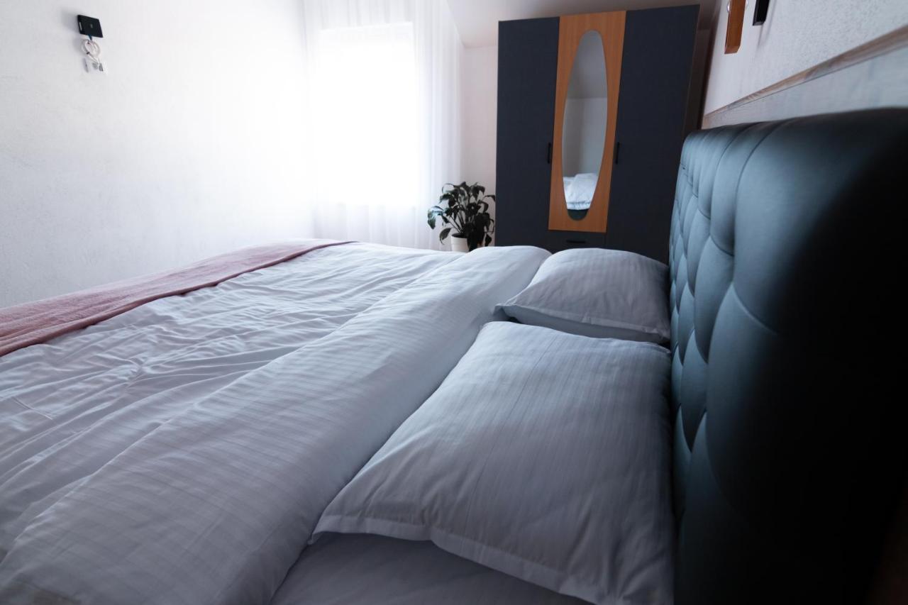 Urban Six Apartments Făgăraş Eksteriør bilde