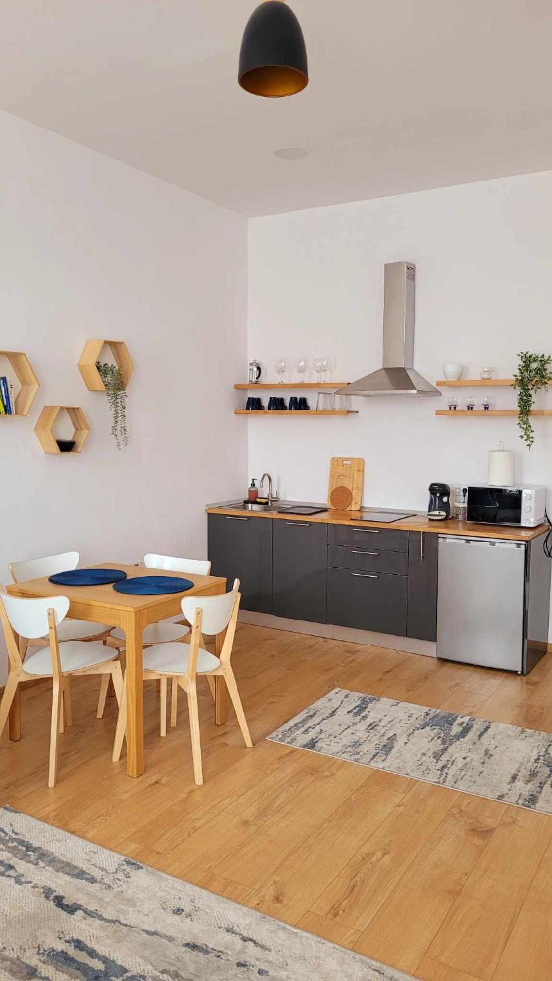 Urban Six Apartments Făgăraş Eksteriør bilde