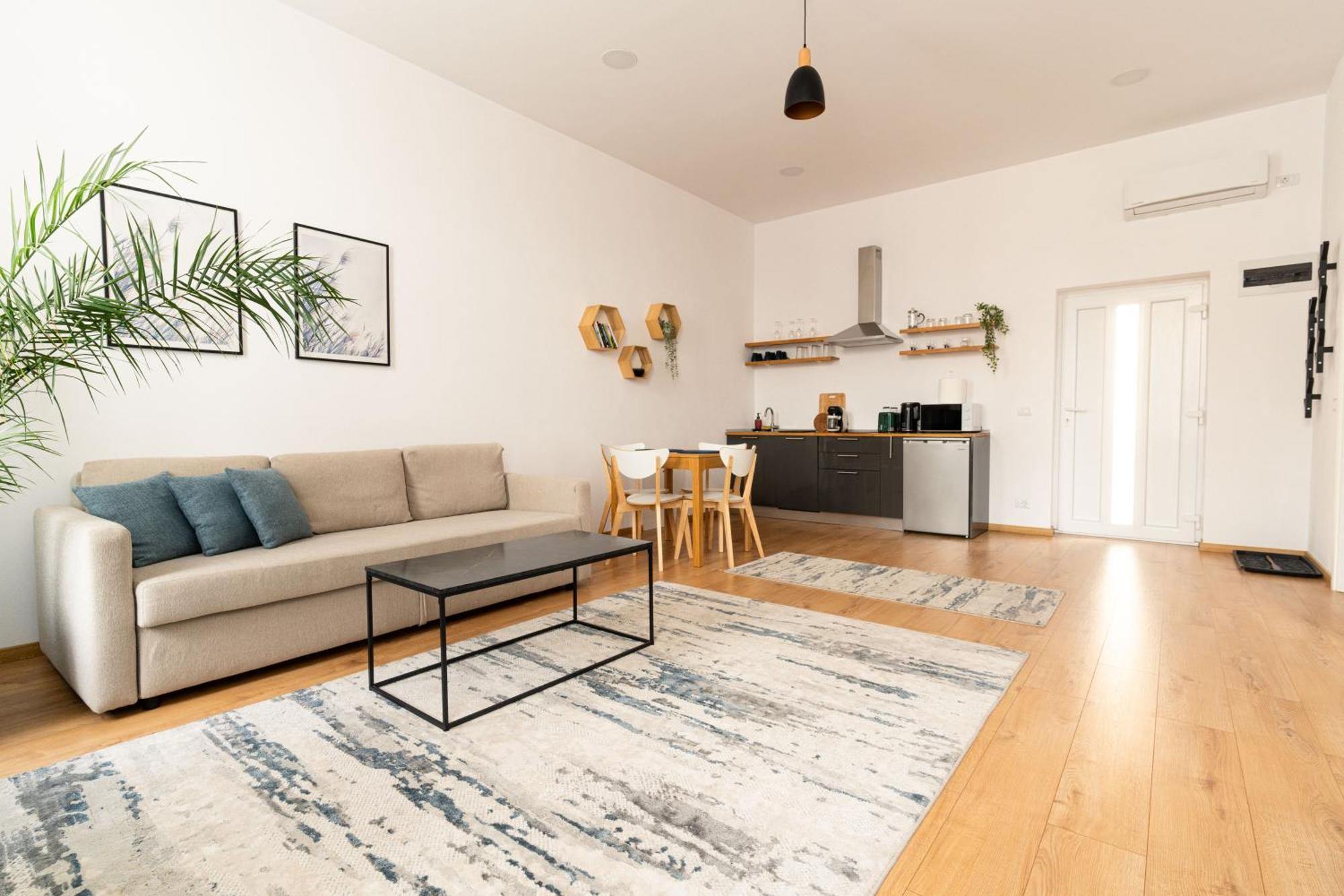 Urban Six Apartments Făgăraş Eksteriør bilde