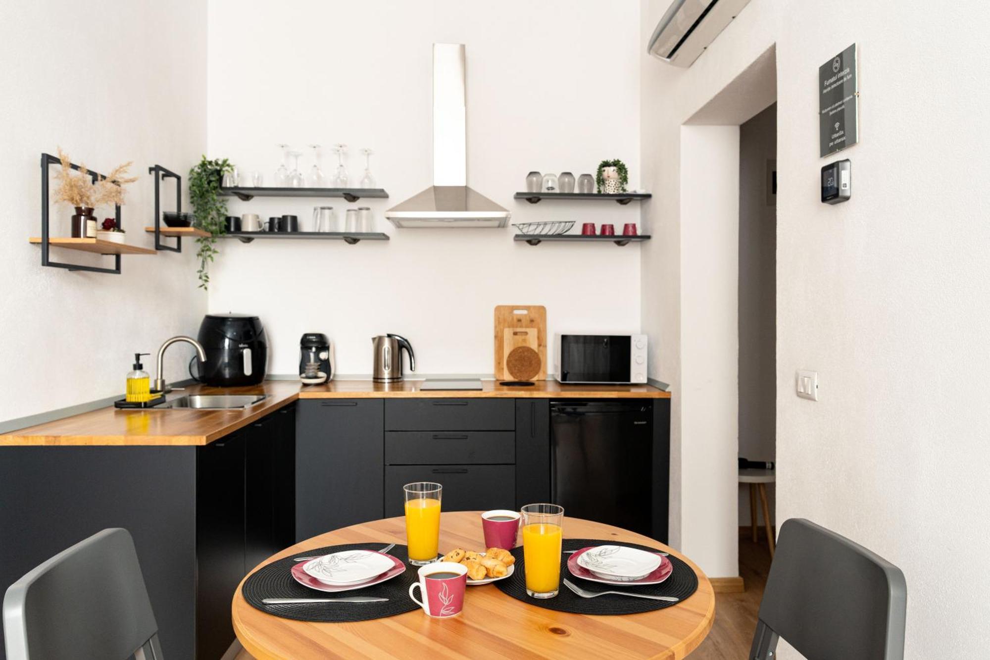 Urban Six Apartments Făgăraş Eksteriør bilde