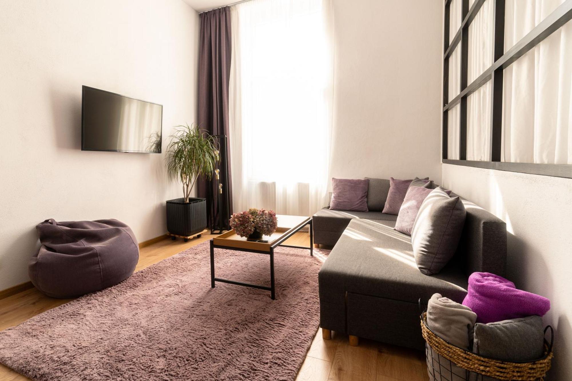 Urban Six Apartments Făgăraş Eksteriør bilde
