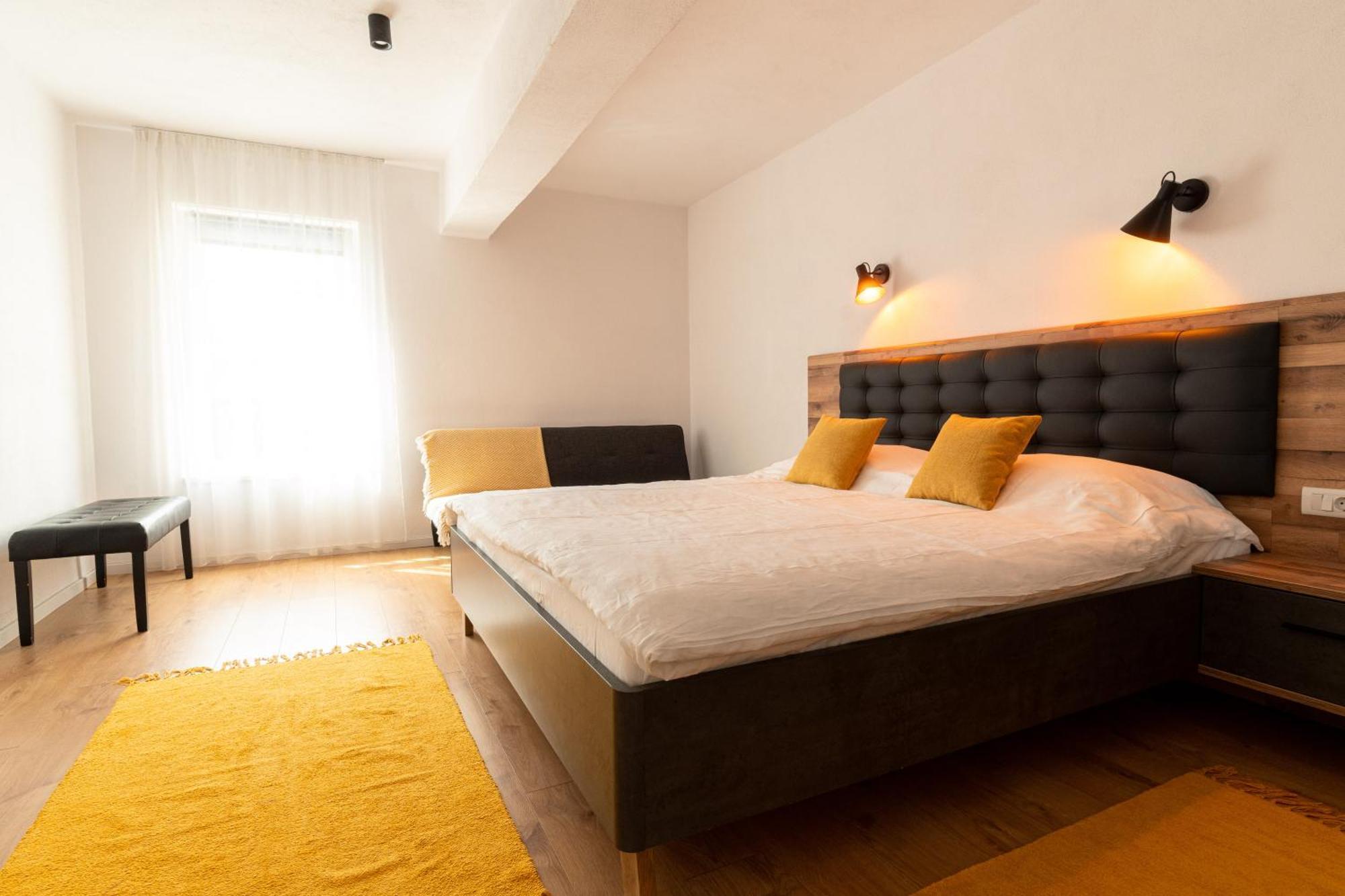 Urban Six Apartments Făgăraş Eksteriør bilde