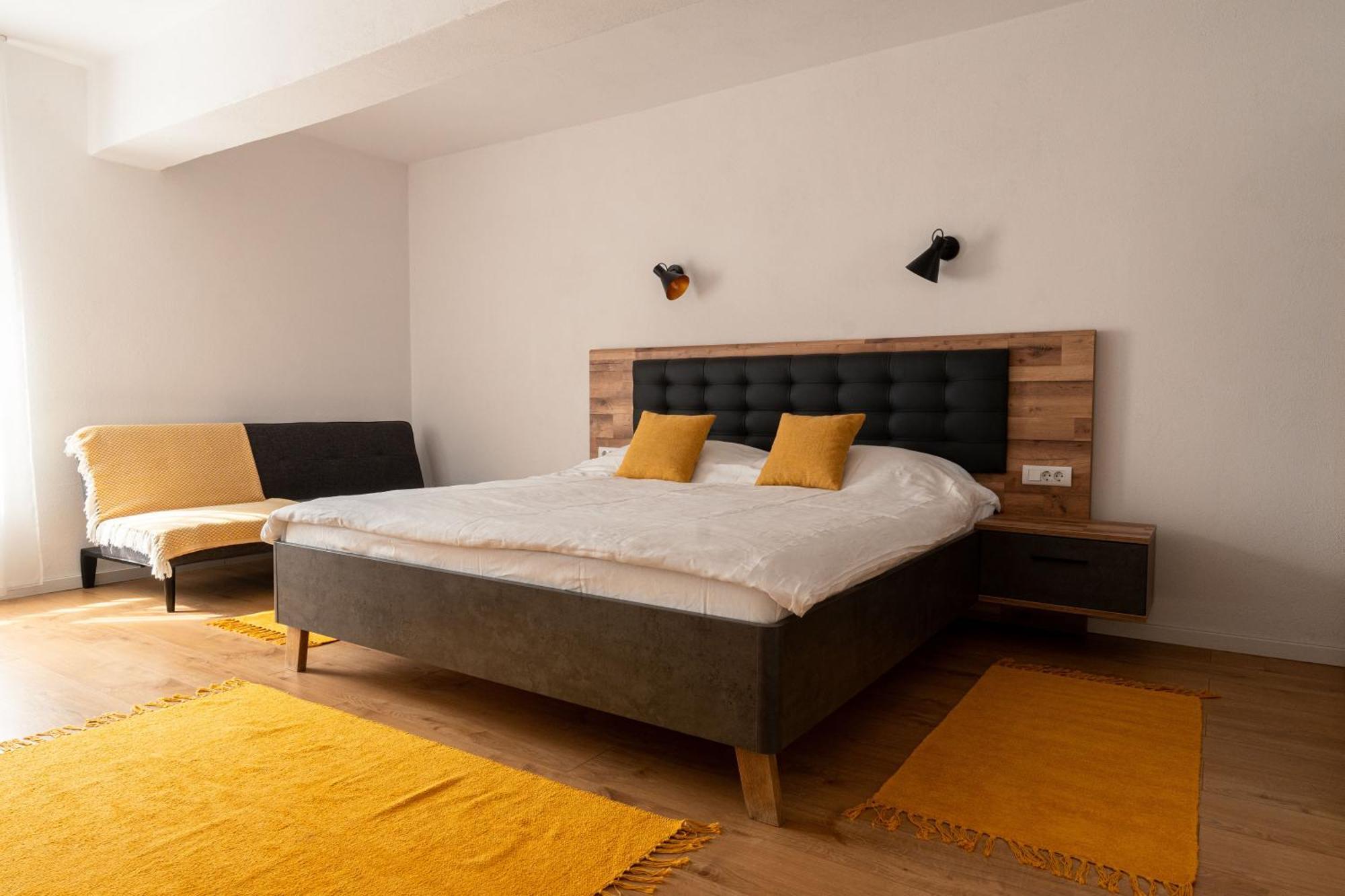 Urban Six Apartments Făgăraş Eksteriør bilde